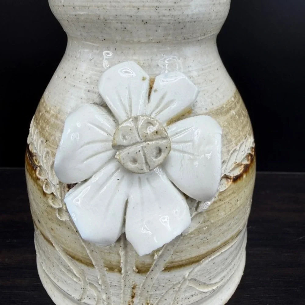 Studio Pottery Bud Vase Handcrafted Stoneware‎ 3D Flower Signed Cream Tan 4.5